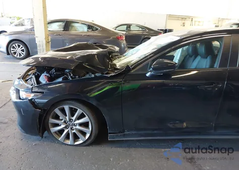 2021 Mazda Mazda3 Preferred из США, поврежденный, VIN JM1BPACLXM1328476